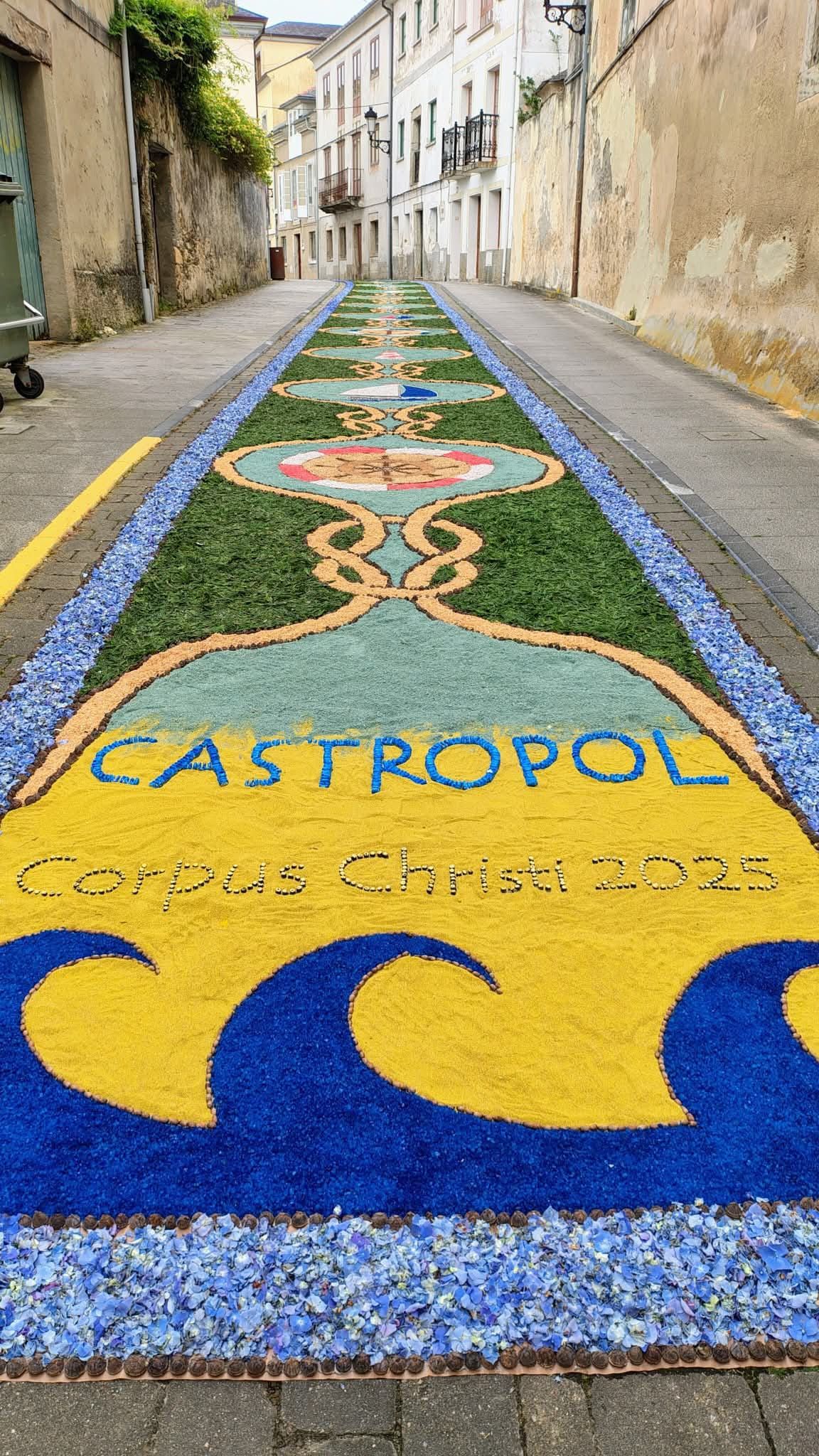 El ascenso del Real Oviedo se cuela en las alfombras florales del Corpus de Castropol