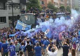 Fiesta eterna en Oviedo tras el ansiado ascenso a Primera