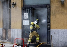 Se reactiva el incendio del restaurante-vinatería El Quinto de Gijón