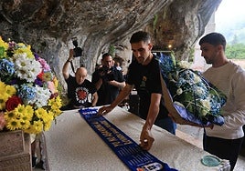 El Real Oviedo visita a la Santina en Covadonga