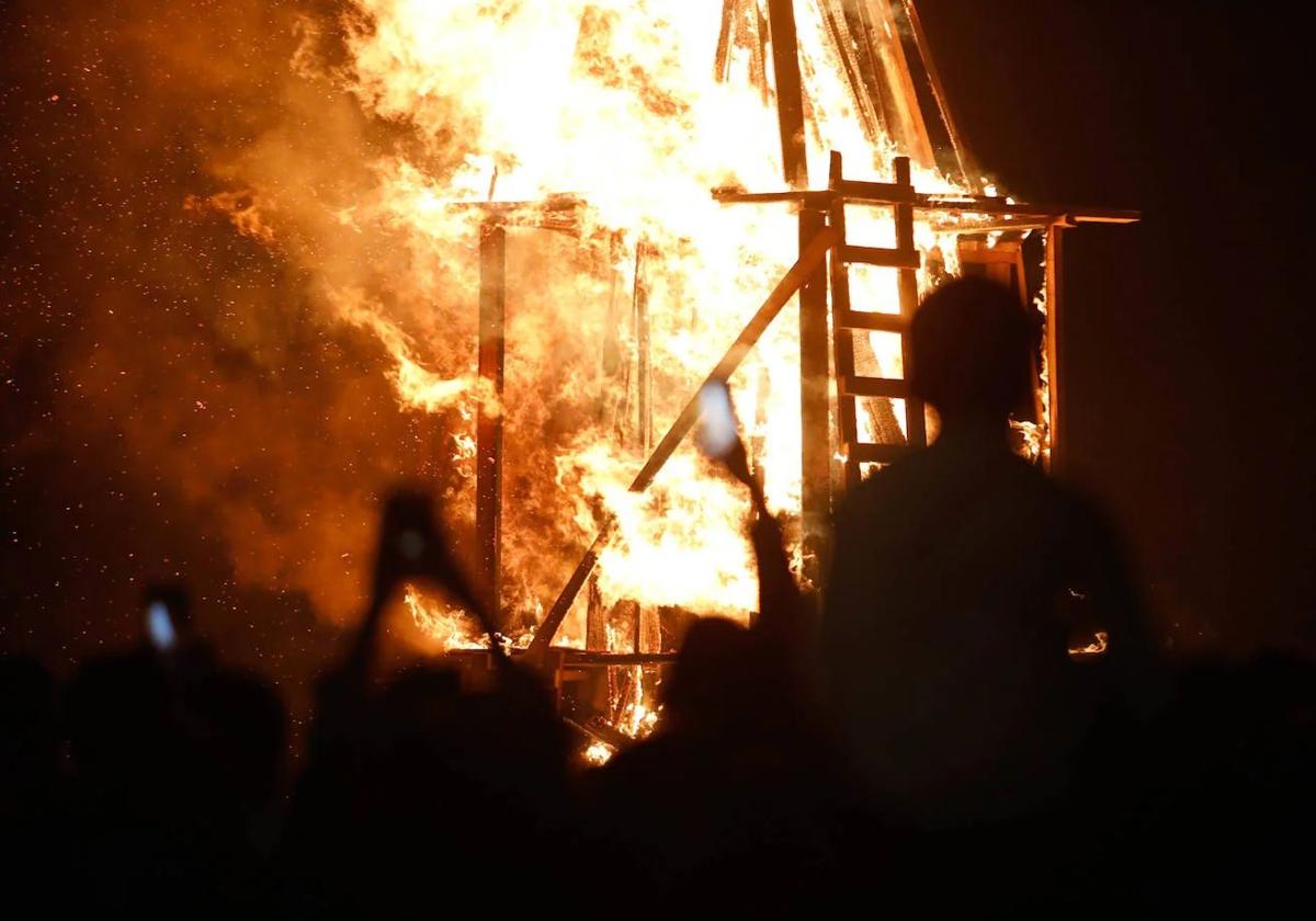 La noche de San Juan es considerado un momento mágico lleno de supersticiones.