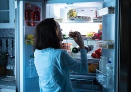 Laura Pire, nutricionista: «Bastantes trastornos de la conducta alimentaria están reforzados por aguantar el hambre durante el día pensando que así estamos a dieta»