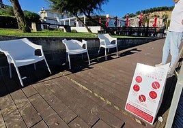 Los presuntos autores de estos daños también los habrían provocado en tres vehículos estacionados en Salinas, con la rotura de retrovisores, limpiaparabrisas y cristales