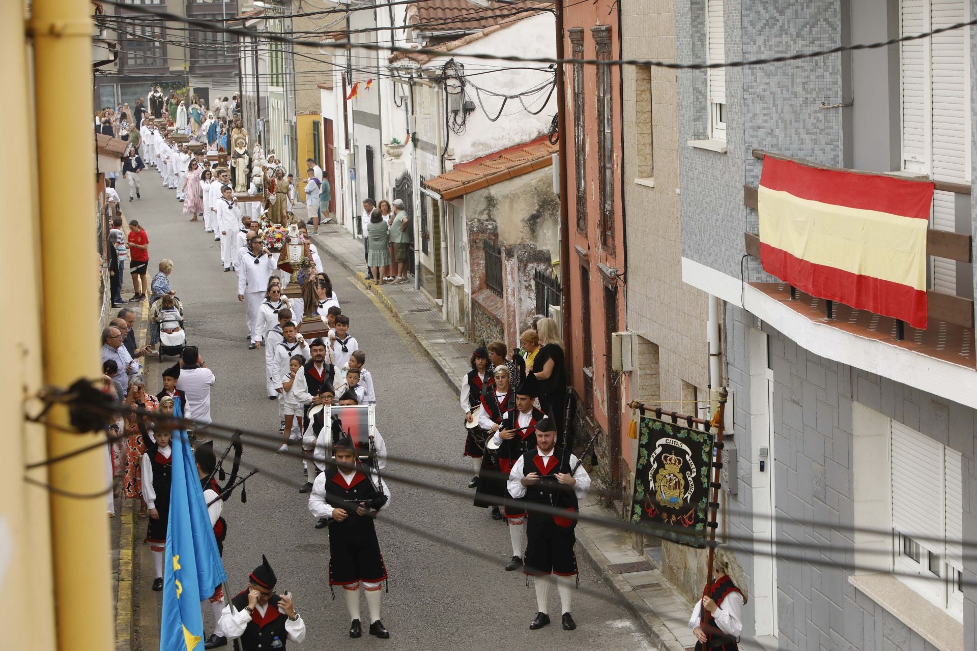 San Juan de la Arena celebra su procesión marinera, declarada de Interés Turístico
