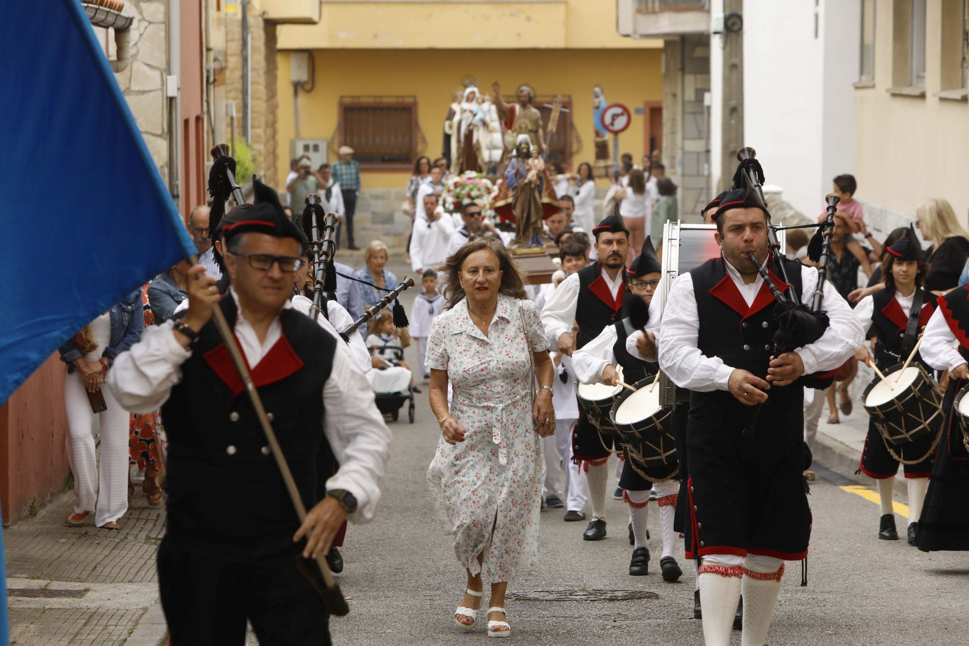 San Juan de la Arena celebra su procesión marinera, declarada de Interés Turístico