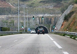 Un túnel de la autovía minera en Siero.