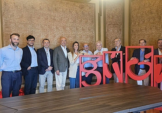 Daniel Martínez; Rubén Hernández, Jesús Rodríguez, Francisco Celma; Ángela Pumariega; Jesús de Luis, José Manuel Arrojo Botija, Fernando Martín, Nicolás Fernández, Javier Ares Flor Guardado y Juan Carlos Gabilondo.