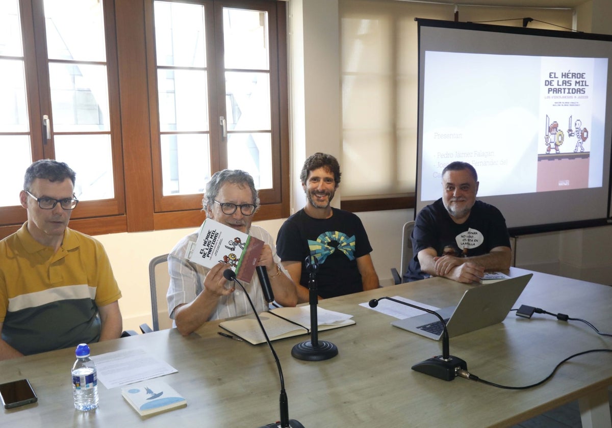Presentación del libro en la Antigua Escuela de Comercio.