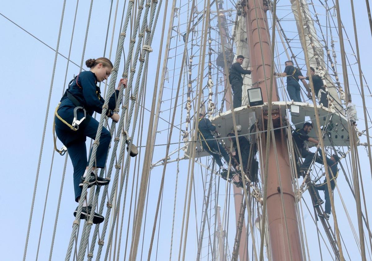 La Princesa Leonor, en el 'Juan Sebastián de Elcano'.