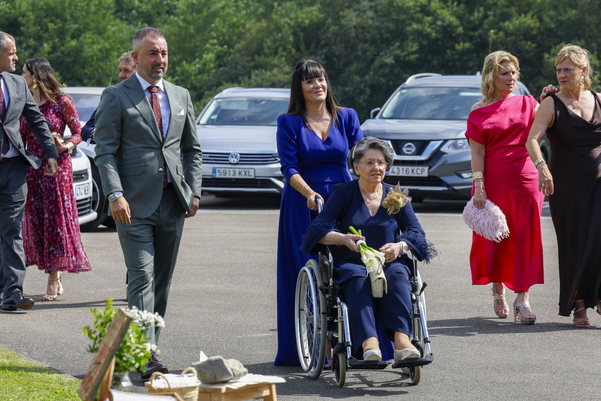 La familia sidrera se reunió en torno a la boda de Víctor &#039;Chaflán&#039; en Gijón