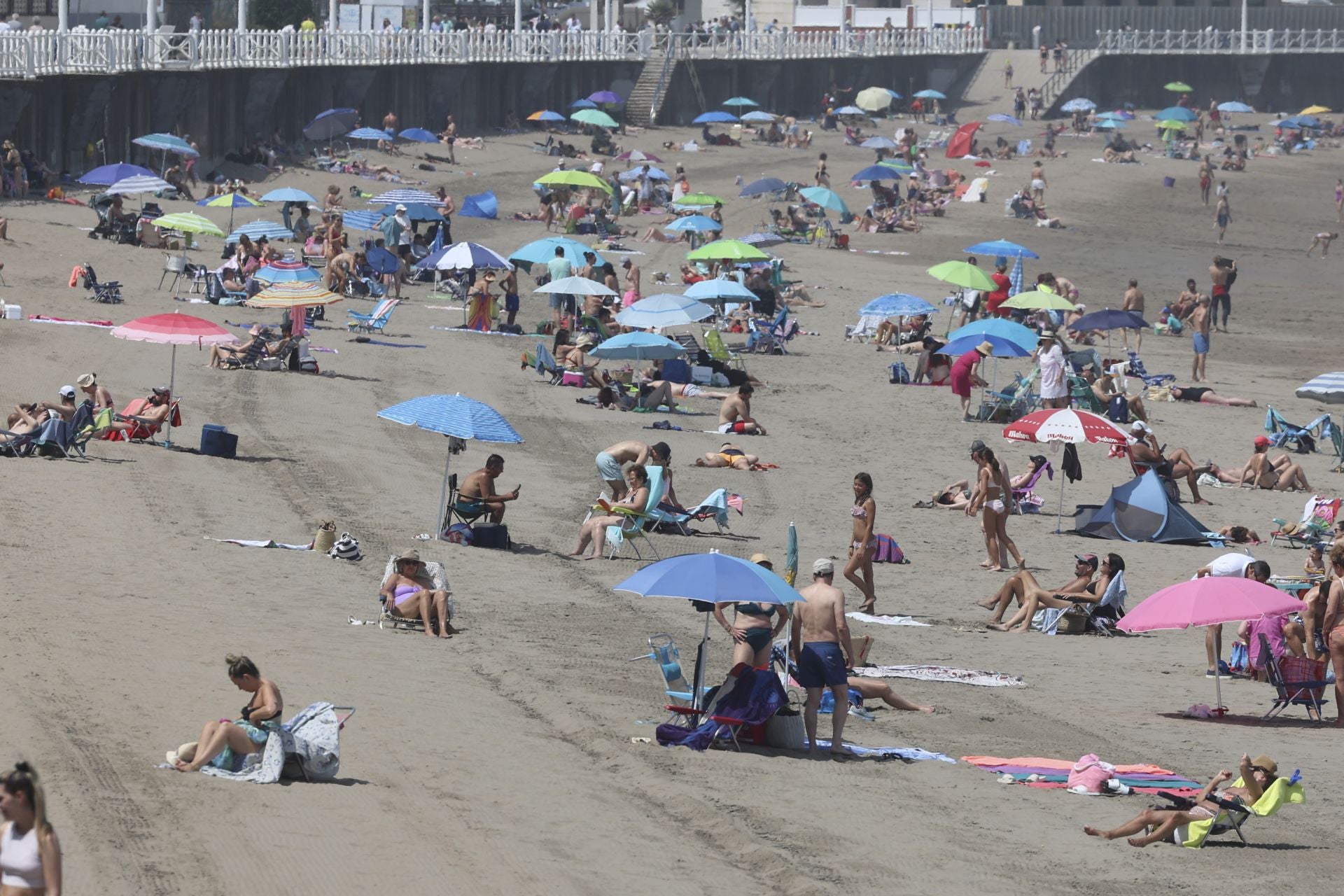 Domingo de agobiante calor: Asturias supera los 36 grados