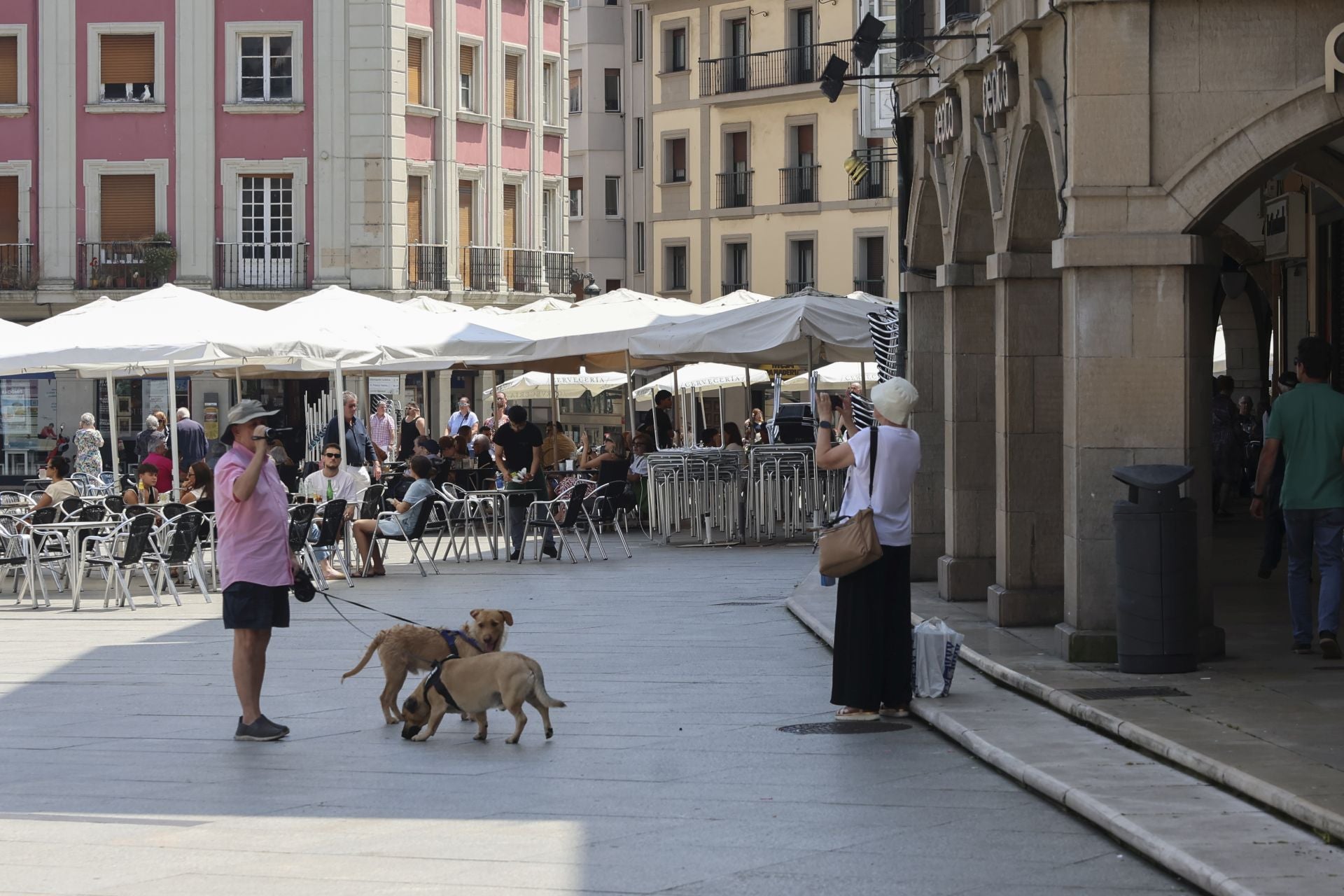 Domingo de agobiante calor: Asturias supera los 36 grados
