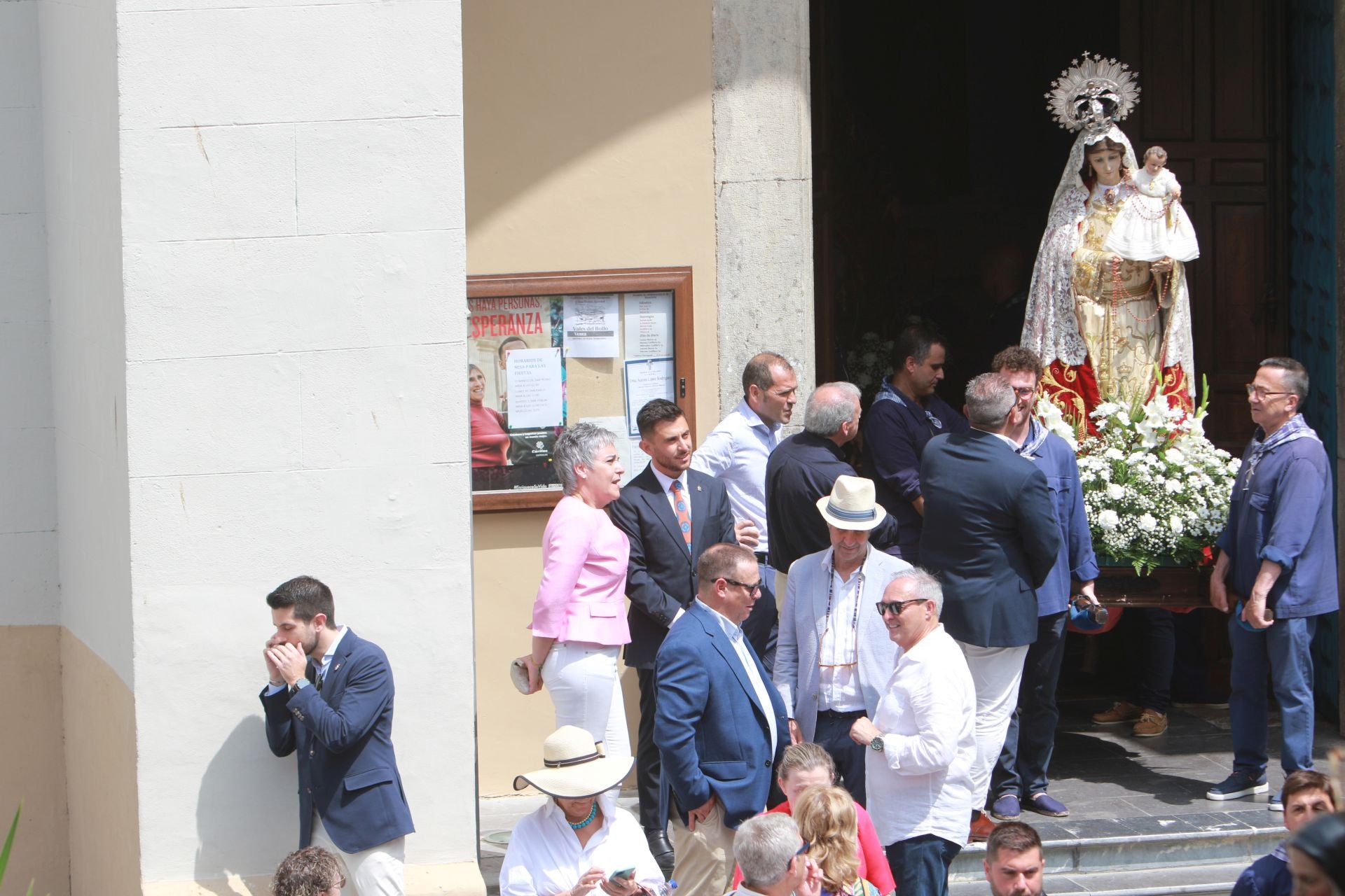 Cudillero vive una Amuravela multitudinaria por San Pedro