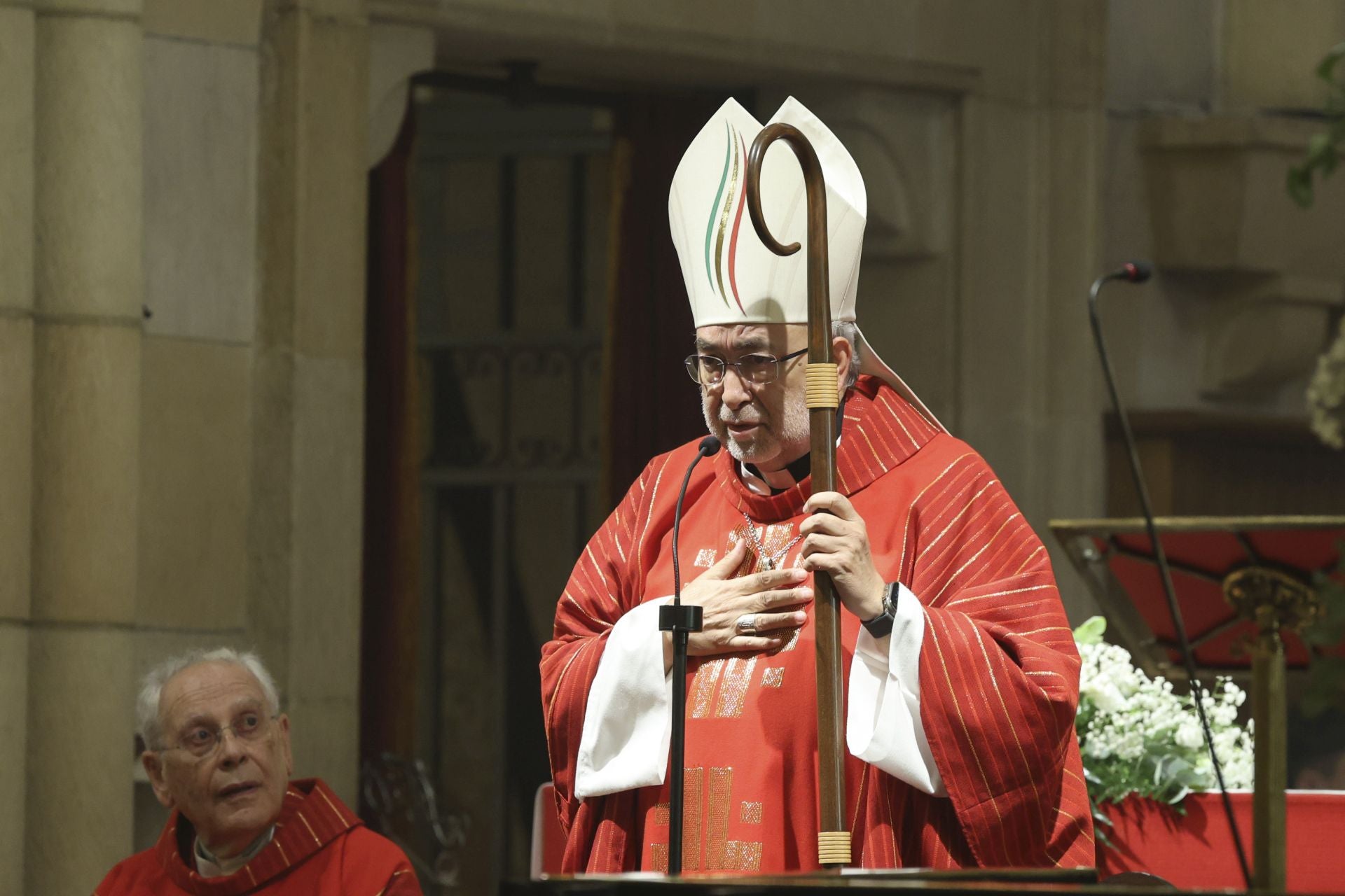 Gijón se rinde a San Pedro