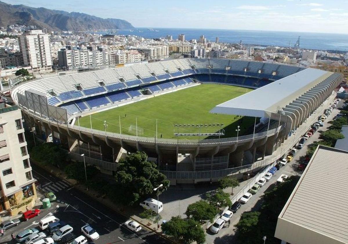 El estadio Heliodoro Rodríguez López, con capacidad para 23.000 espectadores, feudo del Tenerife.