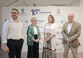 Guillermo Muñiz, Concepción Saavedra, Guadalupe Hernández y Faustino Blanco, durante la presentación.