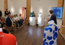 Momento de la presentación de la salida de Avilés de la Vuelta Ciclista a España.