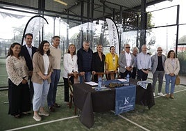 Paloma Gallego, Francisco Gayoso, Lucía Carreño, Manuel Cifuentes, Pilar Fernández Pardo, Luis Olay, Marisol Mesa, María Kocina, Jesús Kocina, Luis Lerma, Mario Vigil, Juan Díaz y Ketty Vives, este miércoles, en el Chas, en Gijón.