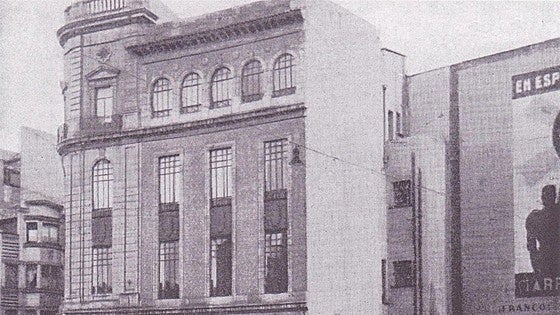 El edificio de Telefónica son dos mitades