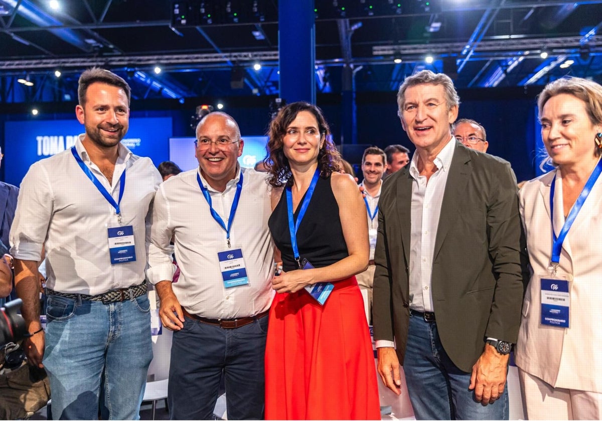 Álvaro Queipo, Miguel Tellado, Isabel Díaz Ayuso, Alberto Núñez Feijóo y Cuca Gamarra.