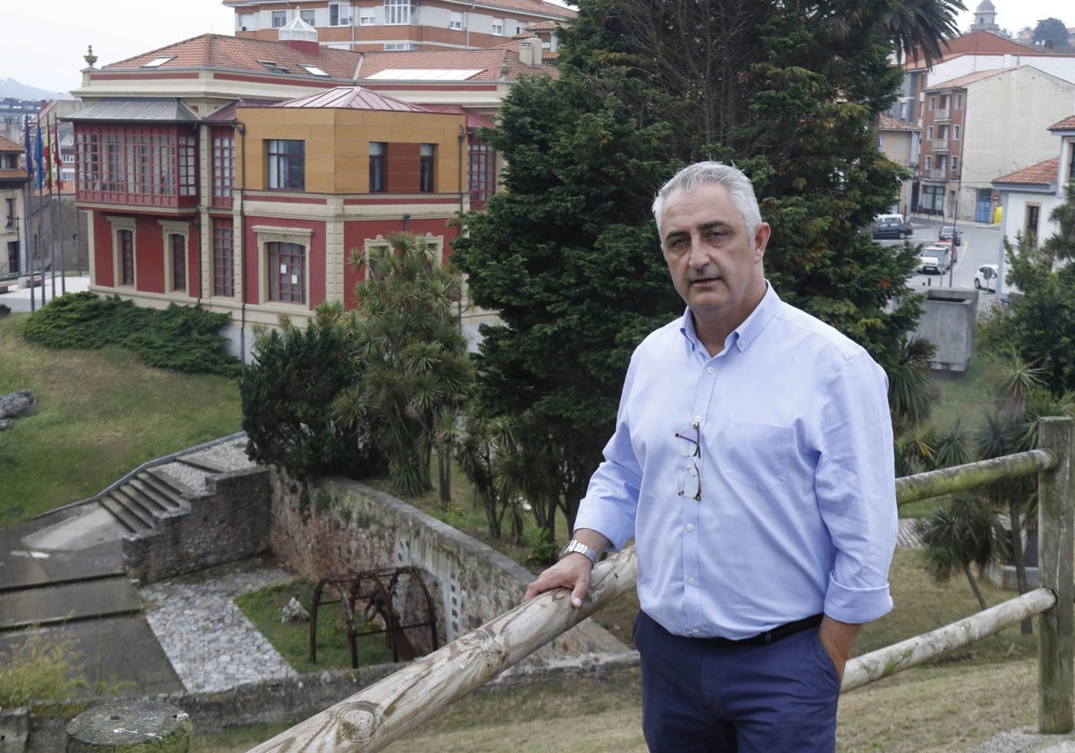 El alcalde de Carreño, Ángel García