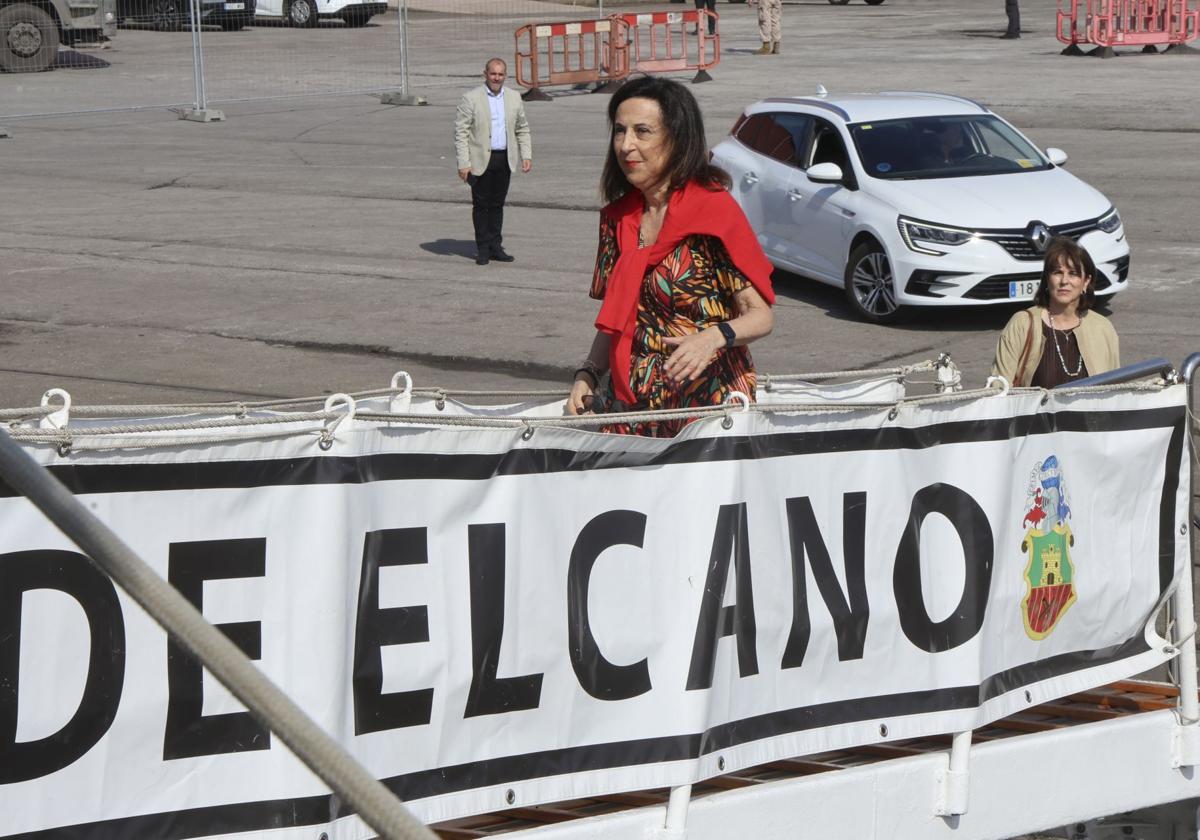 Margarita Robles, a bordo del &#039;Juan Sebastián de Elcano&#039; en Gijón