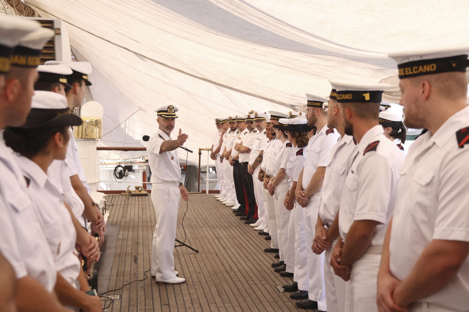 Margarita Robles, a bordo del &#039;Juan Sebastián de Elcano&#039; en Gijón