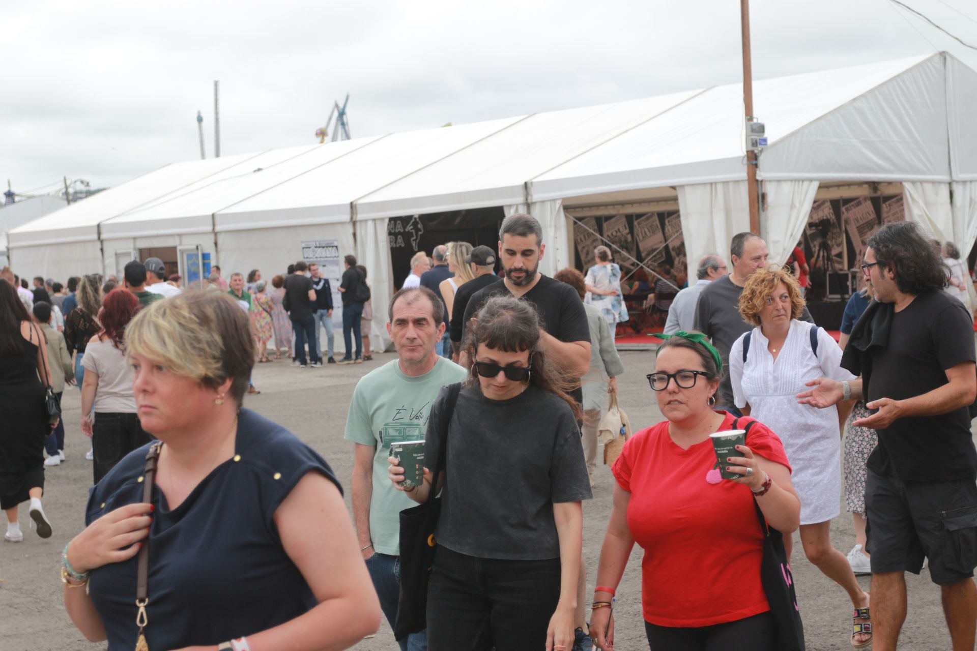 Gran ambiente este domingo en la Semana Negra de Gijón