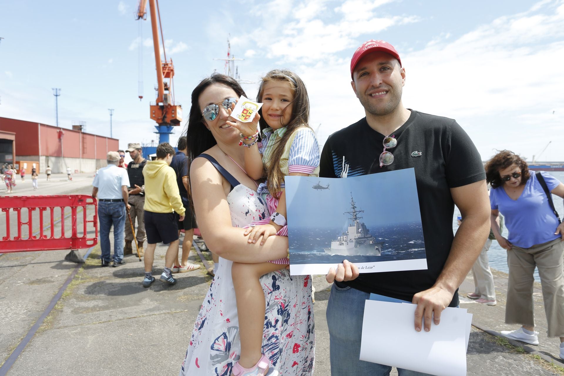 Lleno hasta la bandera hasta el último día: el &#039;Elcano&#039; triunfa en Gijón