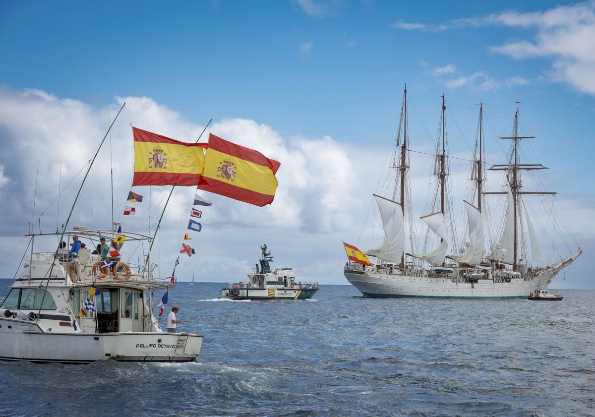 Imagen principal - Ángela Pumariega: «La mira estuvo puesta estos días en nuestra villa marinera. Fuimos el foco nacional e internacional»