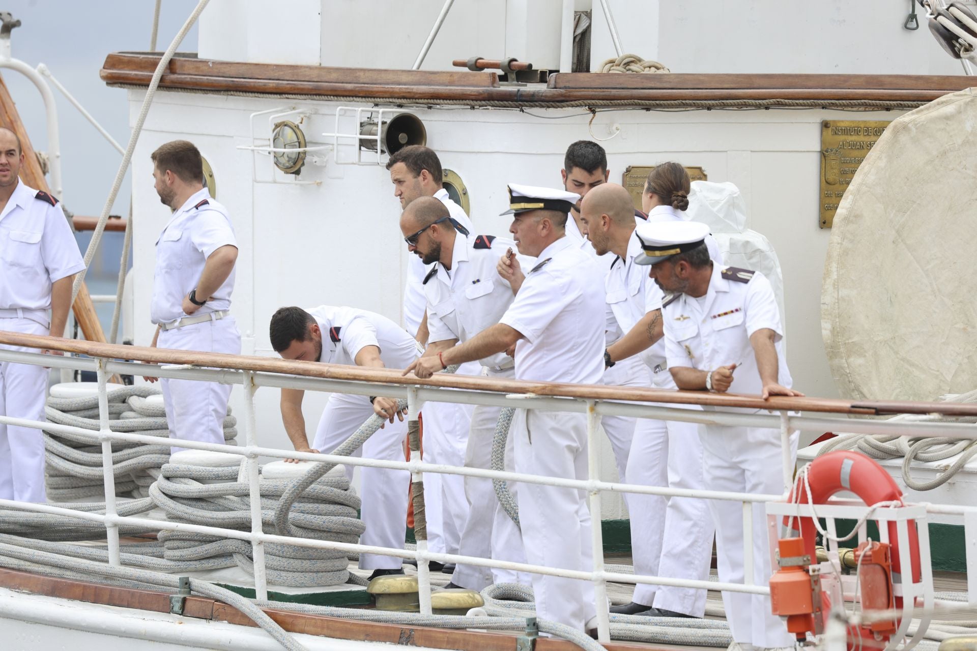 Una despedida entre sonrisas: así concluye la histórica visita del &#039;Elcano&#039; y la Princesa Leonor a Gijón