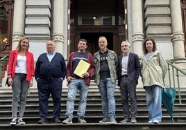 Delia Campomanes, Paulino Alvarez, Emilio Pérez, Diego Arias, Gaspar Llamazares y Cristina Pontón.