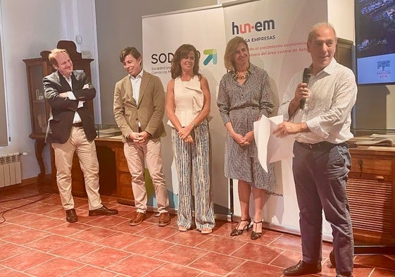 Javier García, Francisco Fernández, Elisa Uría, Eva Pando, y Carlos Muñiz Fernández.