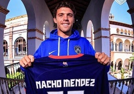 Nacho Méndez, en una de las imágenes promocionales de su fichaje.