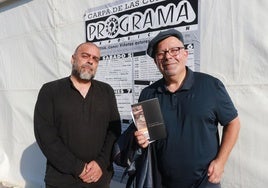 Ramón Lluís Bande y Pablo Antón Marín Estrada, junto a la carpa de las Culturas.