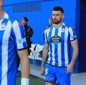 Pablo Vázquez, durante su salida al campo en un partido con el Deportivo.