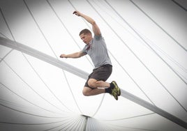 Mathieu Hubener es uno de los artistas de Arco Net y da vida al Señor Microcosmos.