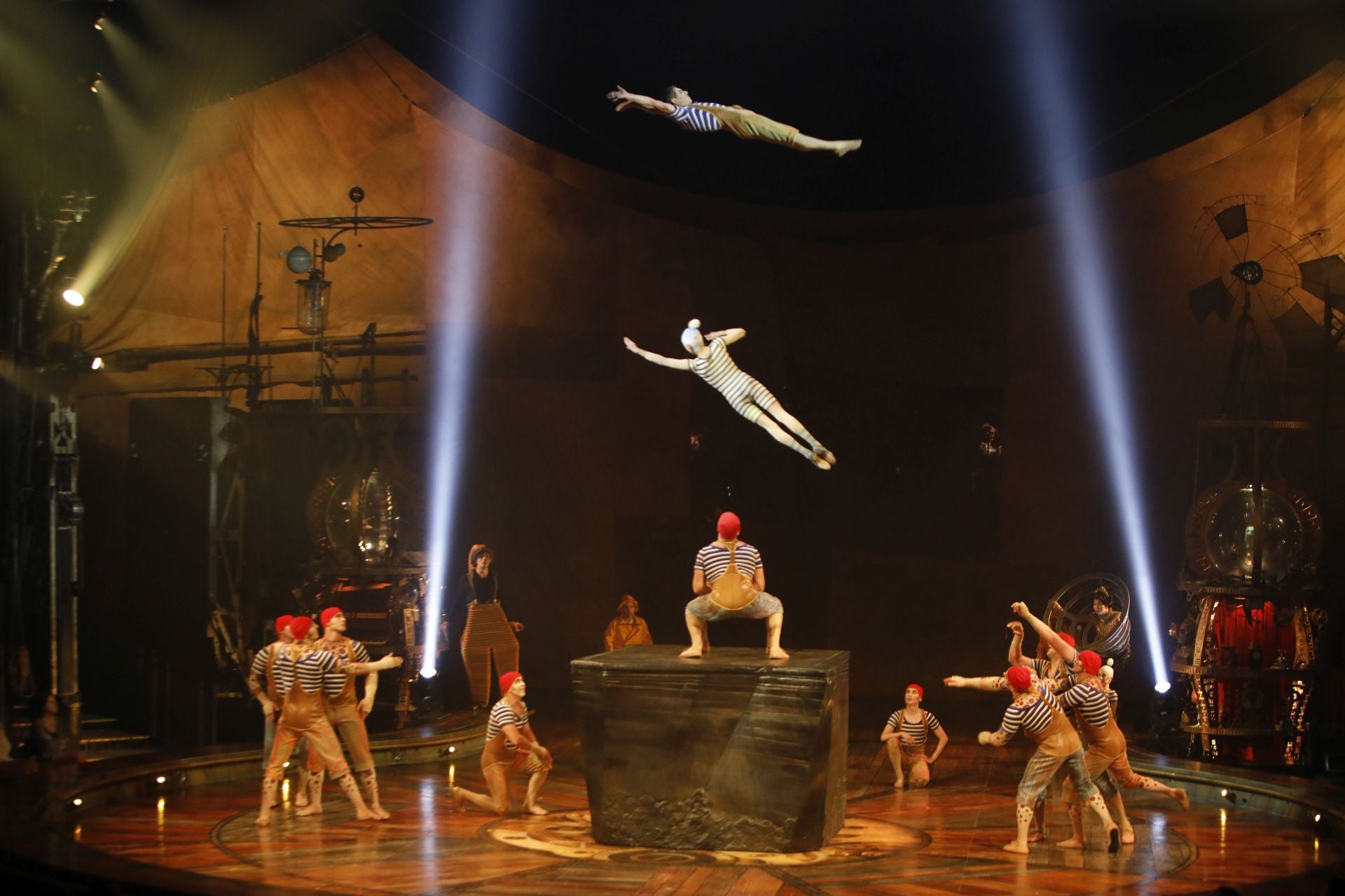 Las espectaculares imágenes que deja &#039;Kurios&#039; del Cirque du Soleil en su estreno en Gijón