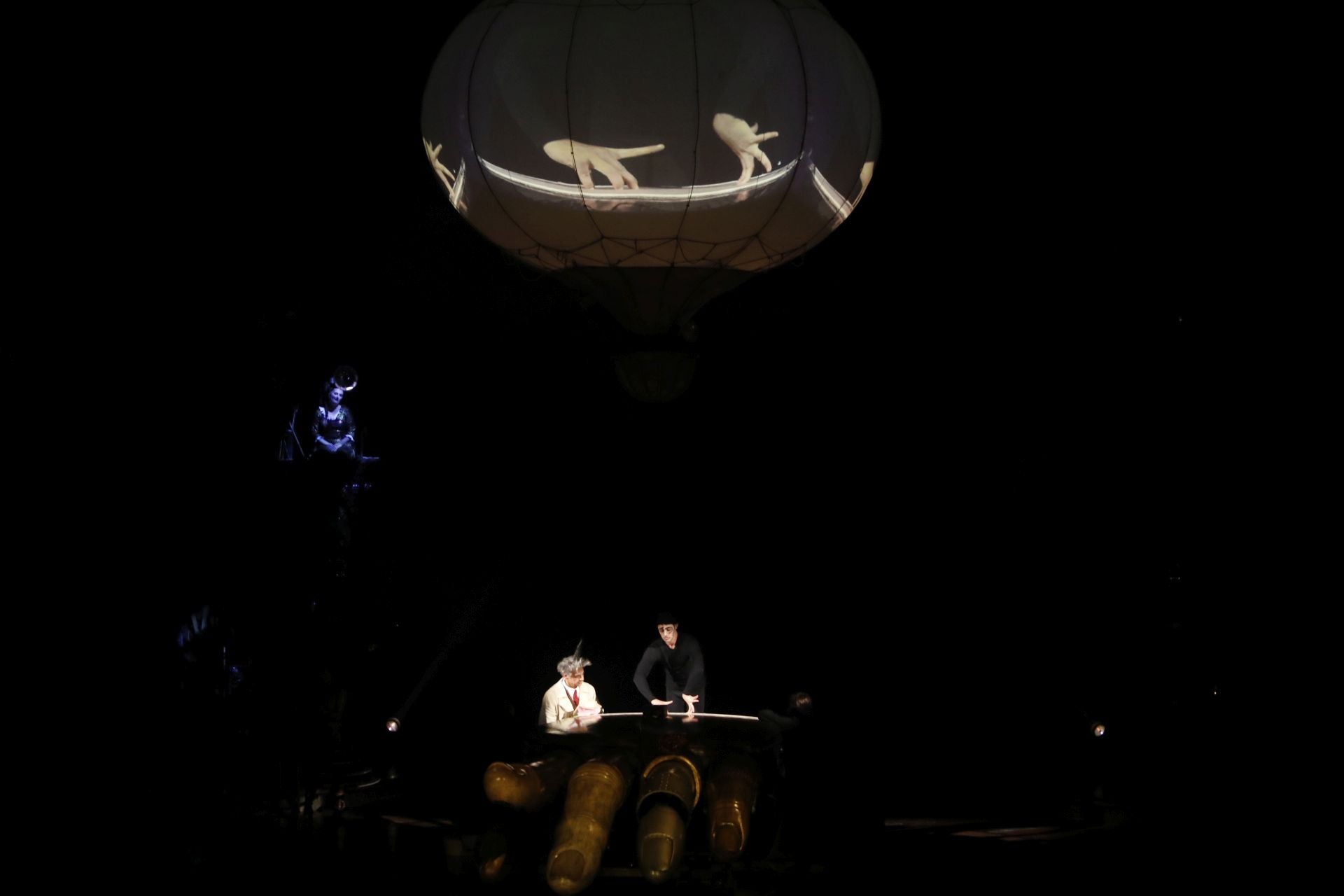 Las espectaculares imágenes que deja &#039;Kurios&#039; del Cirque du Soleil en su estreno en Gijón