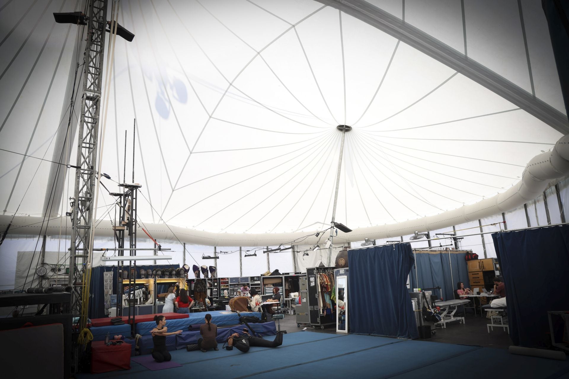 &#039;Kurios&#039; en Gijón: un recorrido por el gabinete del Cirque du Soleil