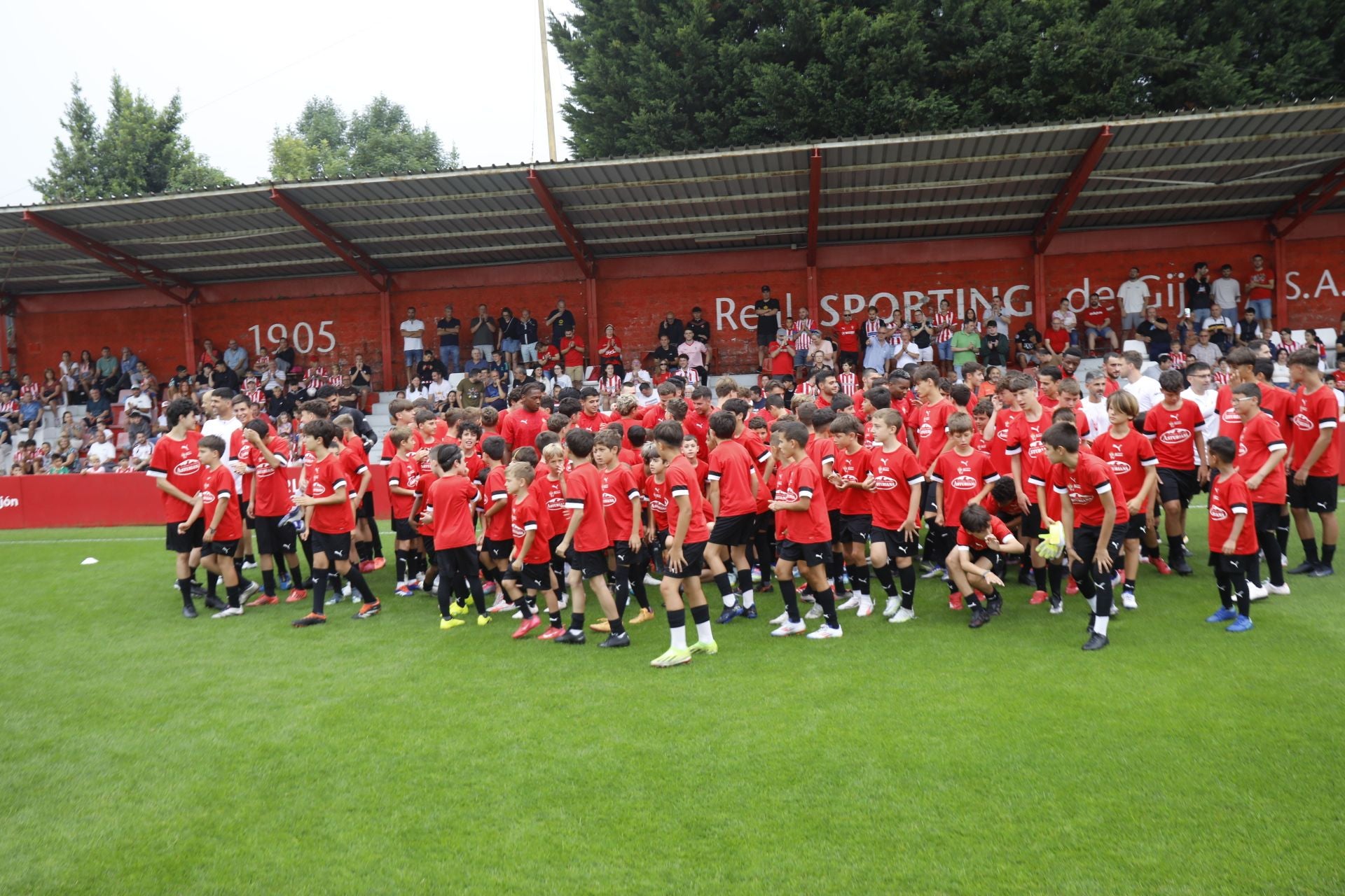 &#039;Mareona&#039; en el primer entrenamiento de la temporada del Sporting de Gijón