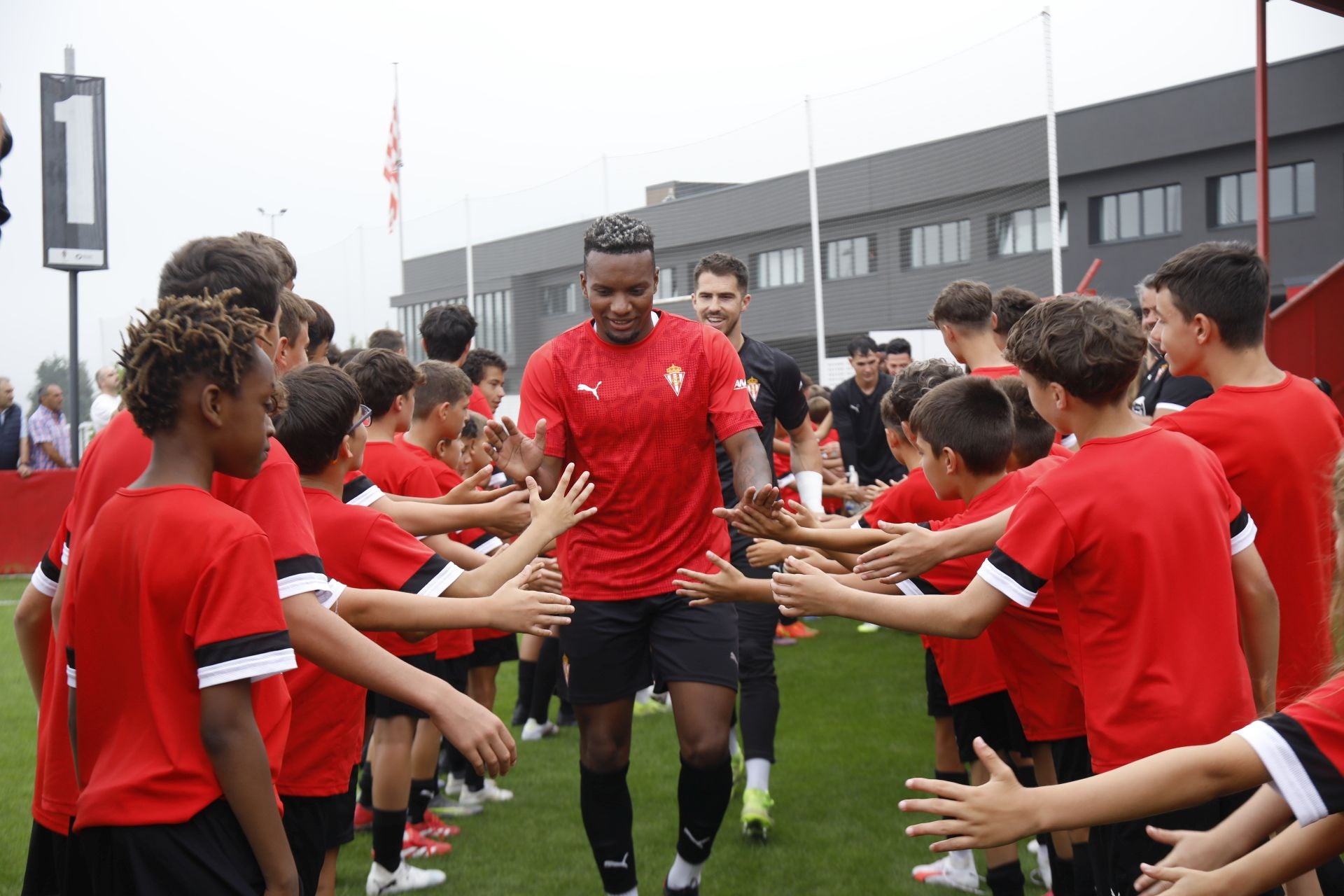 &#039;Mareona&#039; en el primer entrenamiento de la temporada del Sporting de Gijón