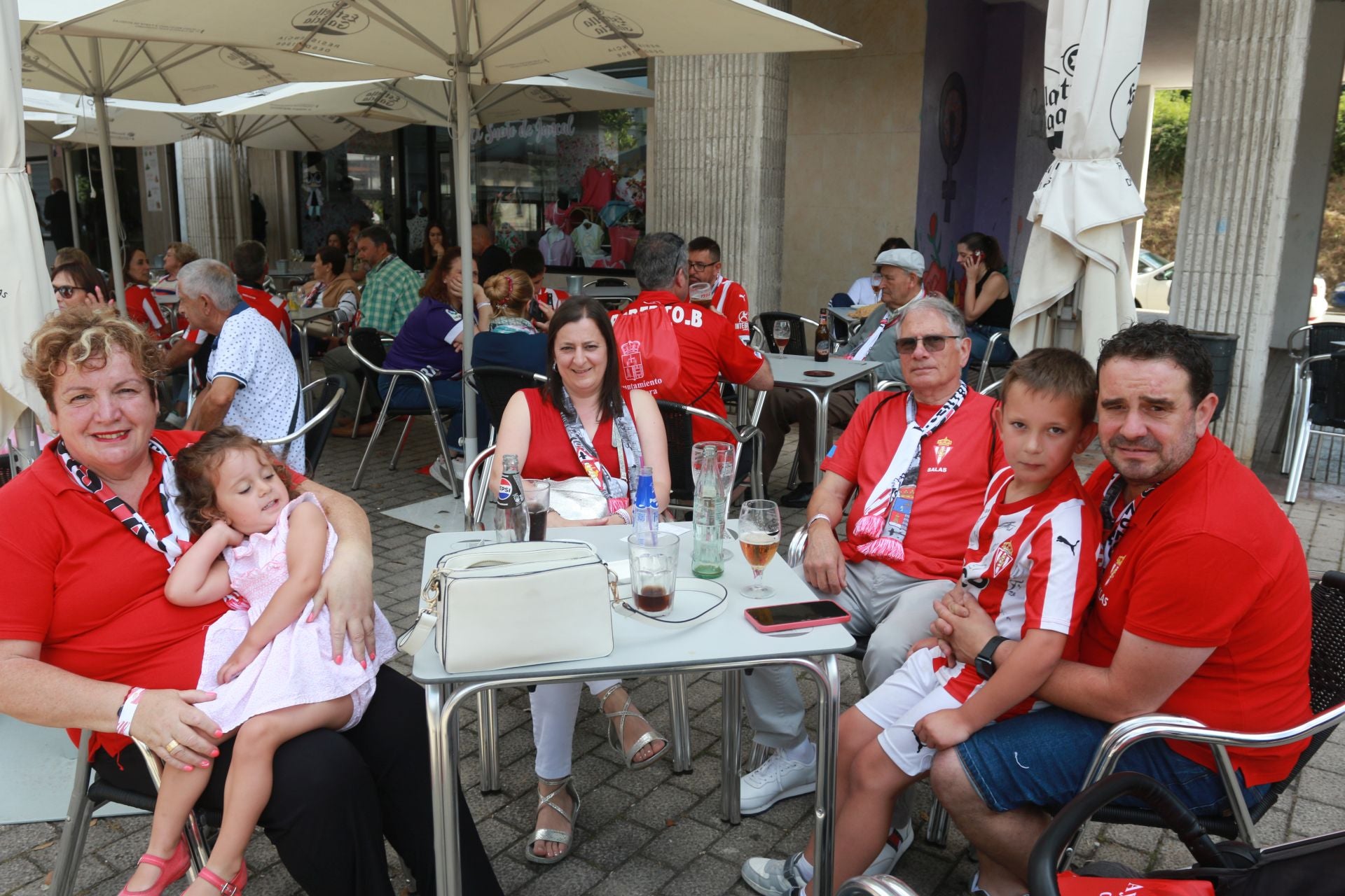 500 aficionados se suman en Llanera al Encuentro de Peñas del Sporting de Gijón