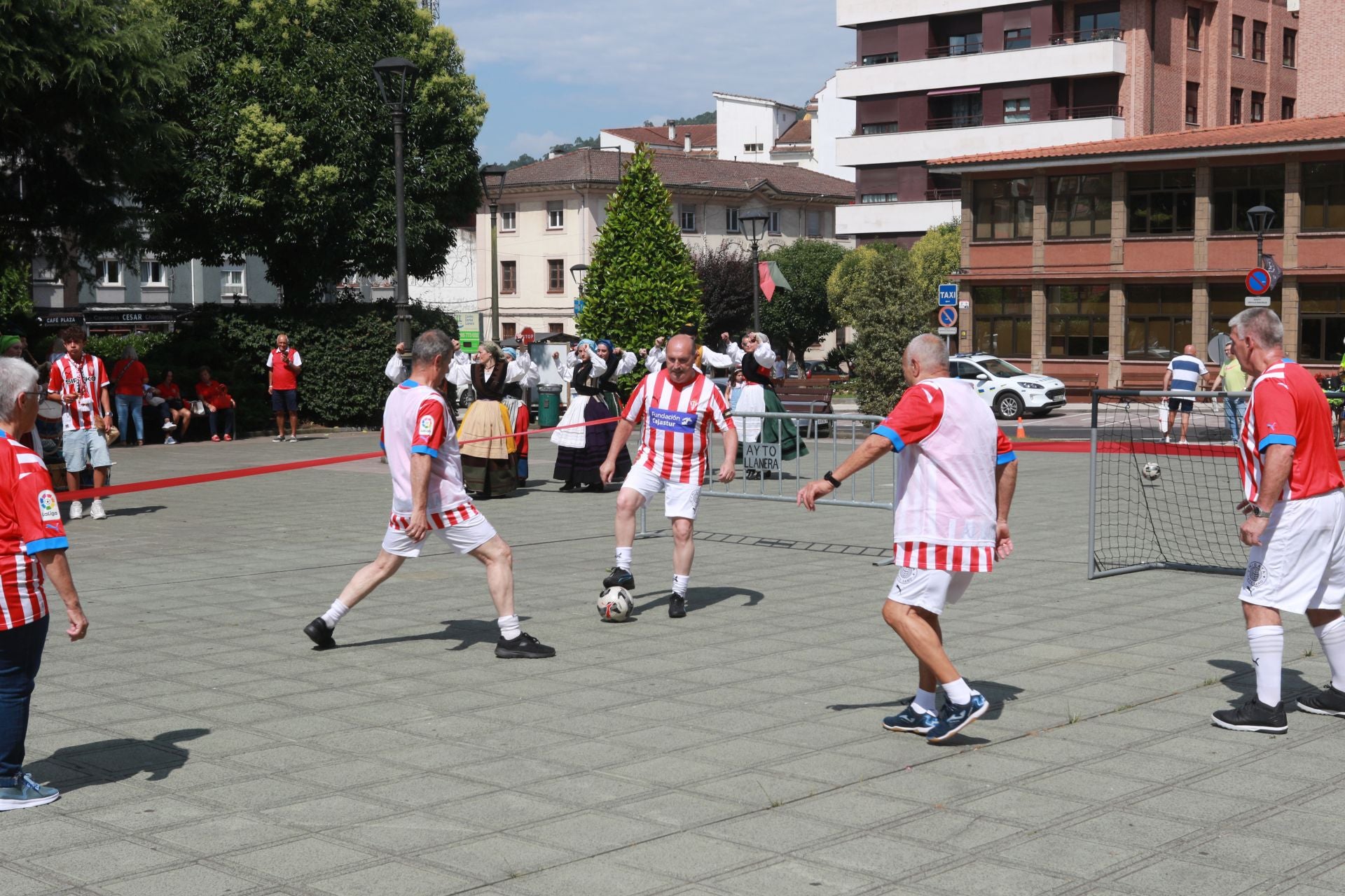 500 aficionados se suman en Llanera al Encuentro de Peñas del Sporting de Gijón