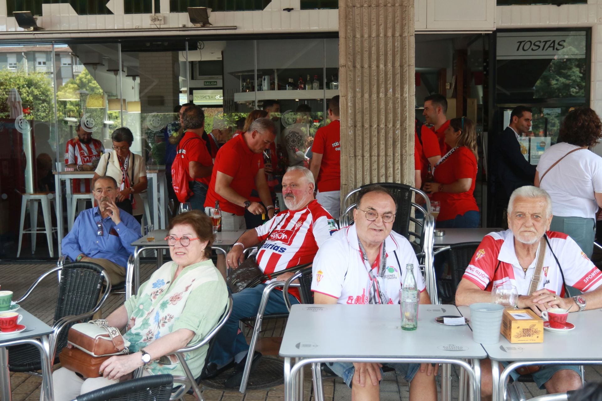 500 aficionados se suman en Llanera al Encuentro de Peñas del Sporting de Gijón