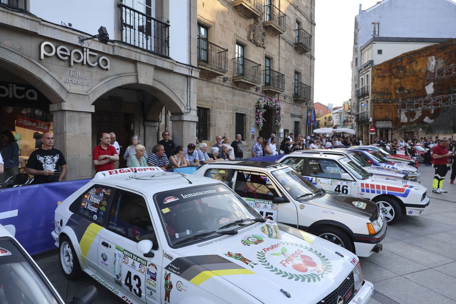Avilés quema rueda: las fotos que deja el Rallye Histórico