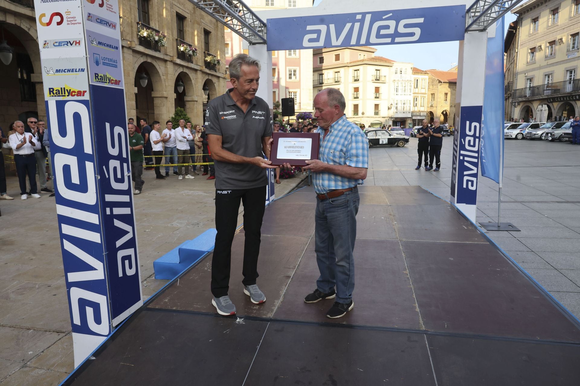 Avilés quema rueda: las fotos que deja el Rallye Histórico