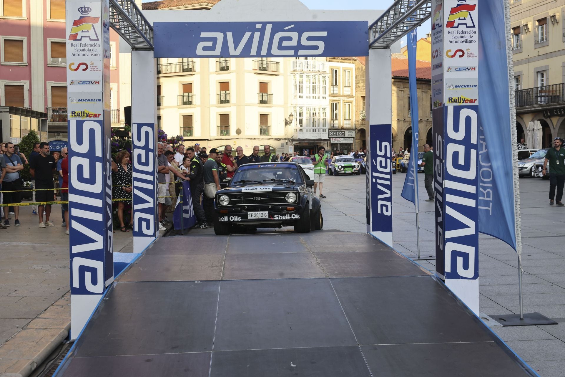 Avilés quema rueda: las fotos que deja el Rallye Histórico