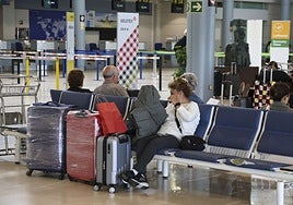 Sala de facturación del aeropuerto de Asturias.
