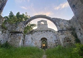 Tina, el Pindal y la casa de la hermana del Rey Pelayo